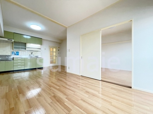 居室・リビング　明るいリビングです。