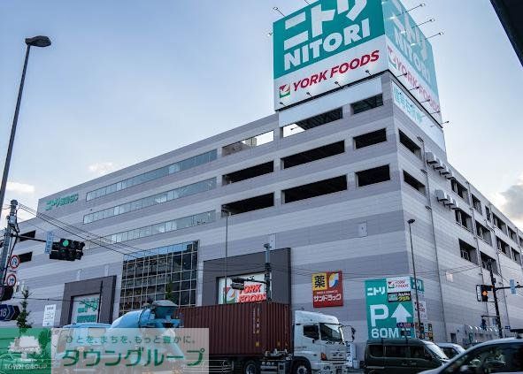 スーパー　ヨークフーズ梅島店（スーパー）まで890m