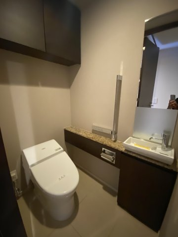 トイレ　落ち着いたトイレです