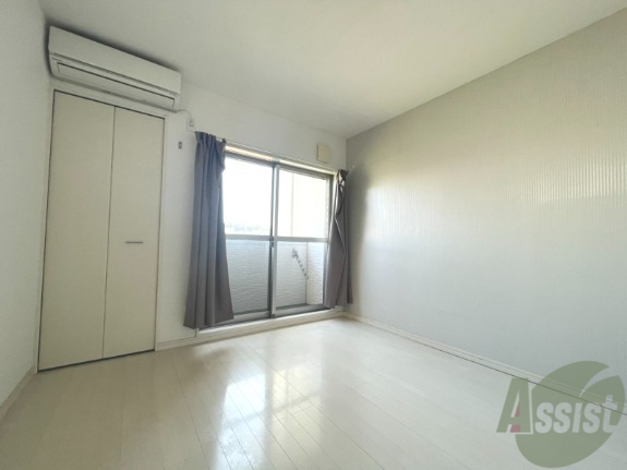 居室・リビング　６帖のリビングになります。伸び伸び出来そうですね。