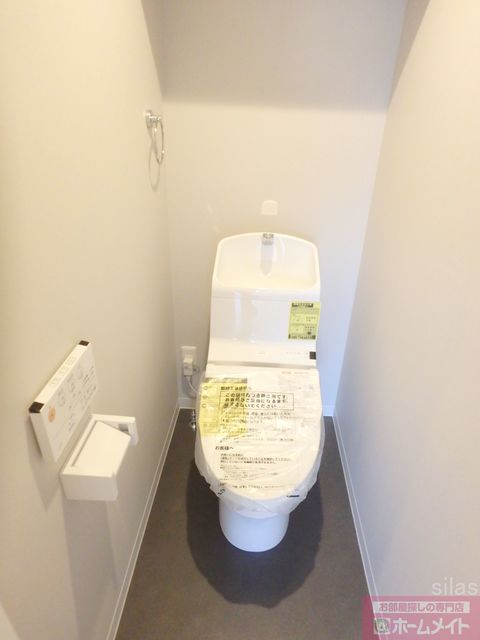 トイレ　同施工会社・同型モデルの室内です。（参考写真・イメージ写真）