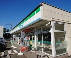 コンビニ　ファミリーマート調布緑ヶ丘店（コンビニ）まで290m