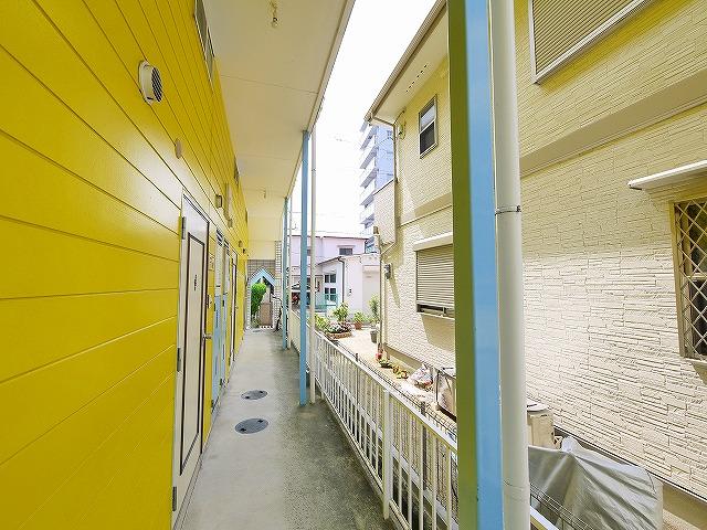 エントランス　建物の内部です