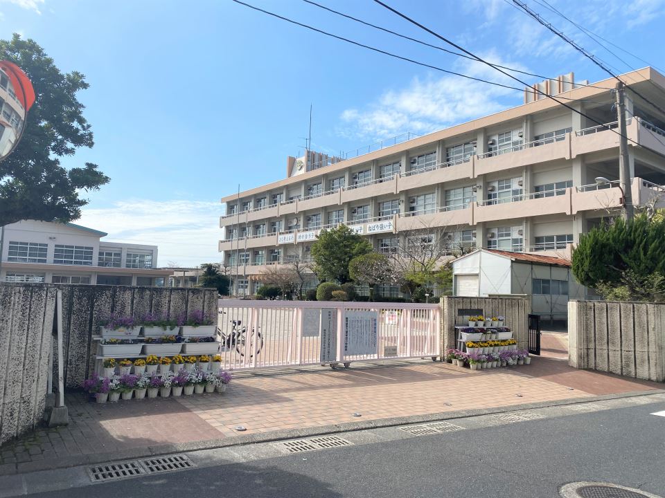 小学校　草牟田小学校（小学校）まで2080m