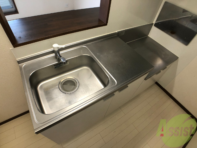 キッチン　キッチンは調理スペースがあり使いやすいですね。