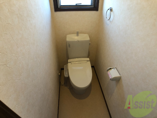 トイレ　トイレはシンプルかつオーソドックスで使いやすそうですね。