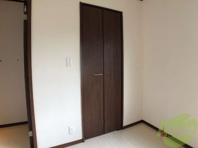 収納　クローゼットは横幅も有使いやすいです。