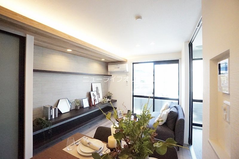 居室・リビング　*家具等は設備ではありません