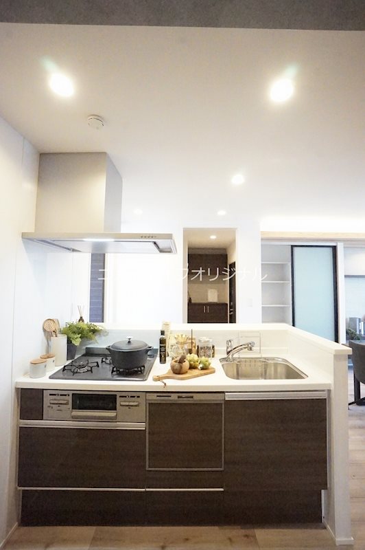 キッチン　*家具等は設備ではありません