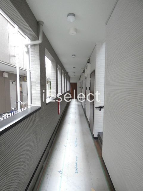 エントランス　1階共用廊下です