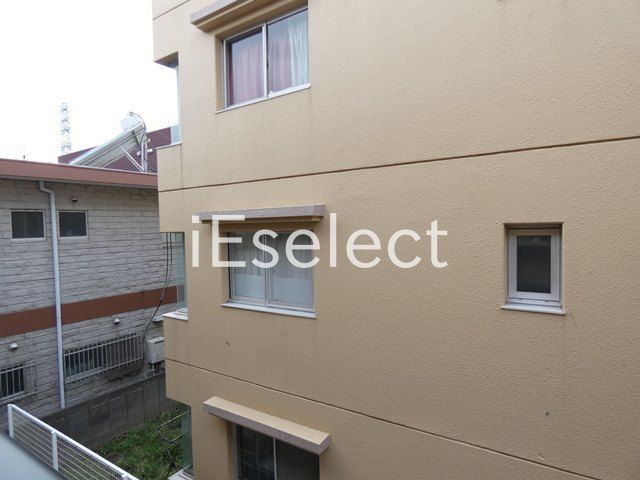 眺望　住宅街に立地しておりすごしやすい環境。