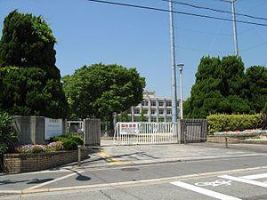 高校・高専　大阪府立　園芸高等学校（高校・高専）まで1688m