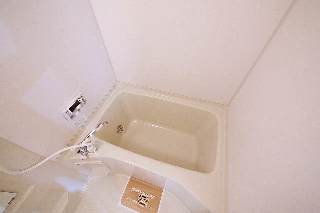 バス・シャワールーム　毎日の疲れをしっかり癒すお風呂です。