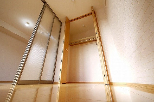 収納　衣類の収納も困らない広さがあります。