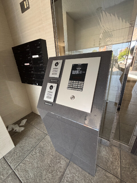 エントランス　ＴＶモニター付きインターホン