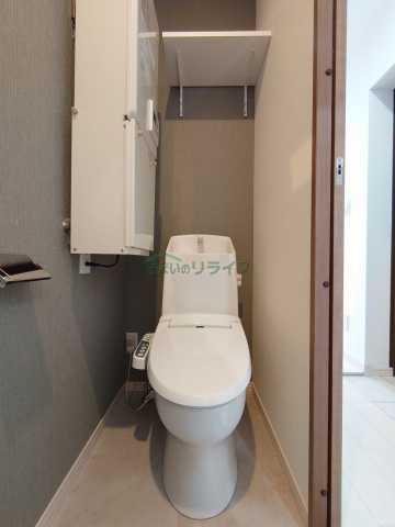 トイレ　別部屋の参考写真で御座います。