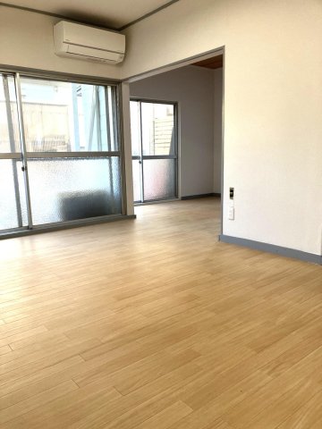 居室・リビング　日当たり良好、広々LDK。