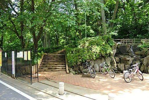 公園　滝の根公園（公園）まで400m