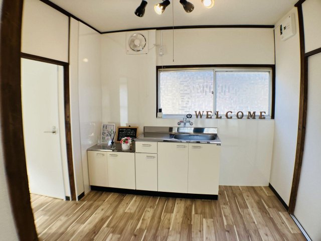 キッチン　日当たり良好なキッチン