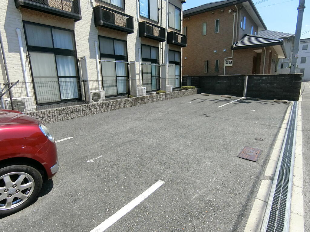 駐車場　駐車場枠3台有ります！空き確認はお問い合わせください☆