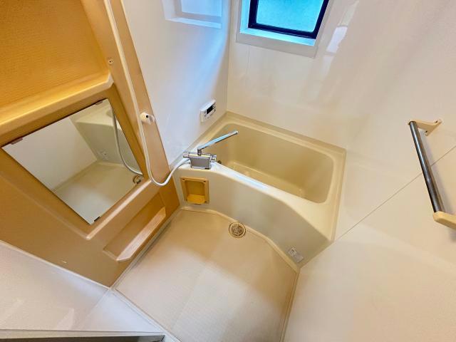 バス・シャワールーム　他号室の写真になります。