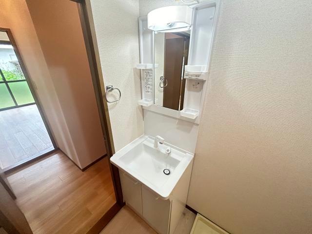 洗面設備　他号室の写真になります。