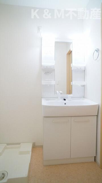 洗面設備　使いやすい洗面所です