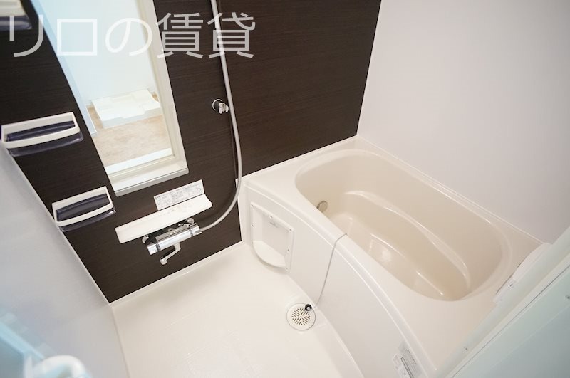 バス・シャワールーム　別号室イメージ