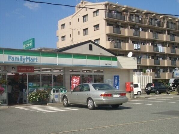 コンビニ　ファミリーマート松崎二丁目店（コンビニ）まで761m