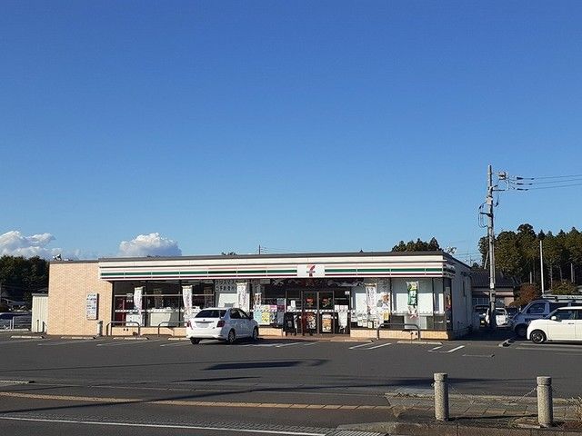コンビニ　セブンイレブン那珂市役所前店（コンビニ）まで423m
