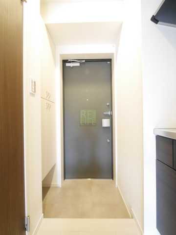 玄関　UPPER　FIELD　WOOD （別部屋の写真です）