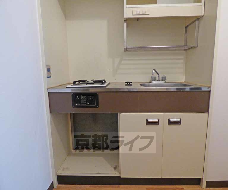 キッチン　コンロ付いてます。
