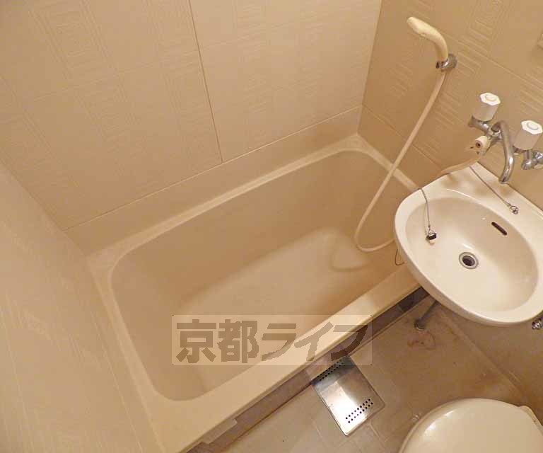 バス・シャワールーム　広いです。