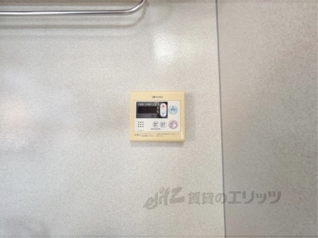 その他設備　給湯器リモコン