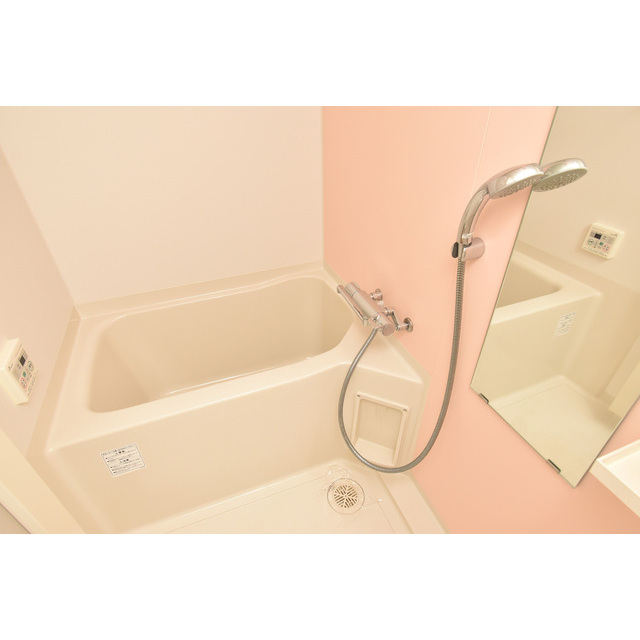 バス・シャワールーム　日々の疲れを癒すお風呂付です