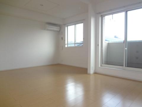 居室・リビング　室内