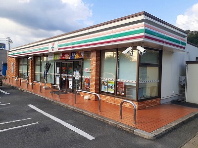 コンビニ　セブンイレブン（コンビニ）まで450m