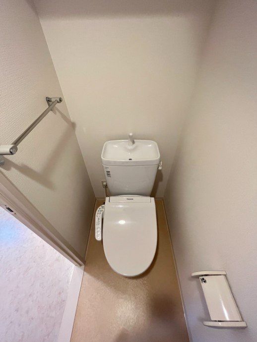 トイレ　※代表タイプの写真のため実際と異なる場合がございます