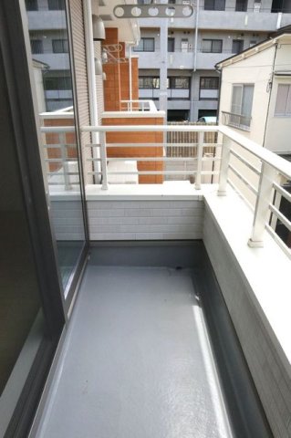 バルコニー　お洗濯にも便利なバルコニー付き