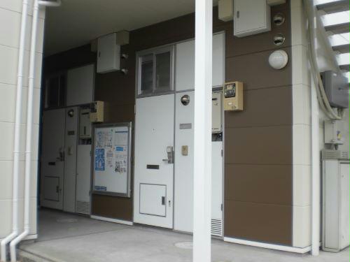 玄関　※写真と現状が異なる場合は現状を優先