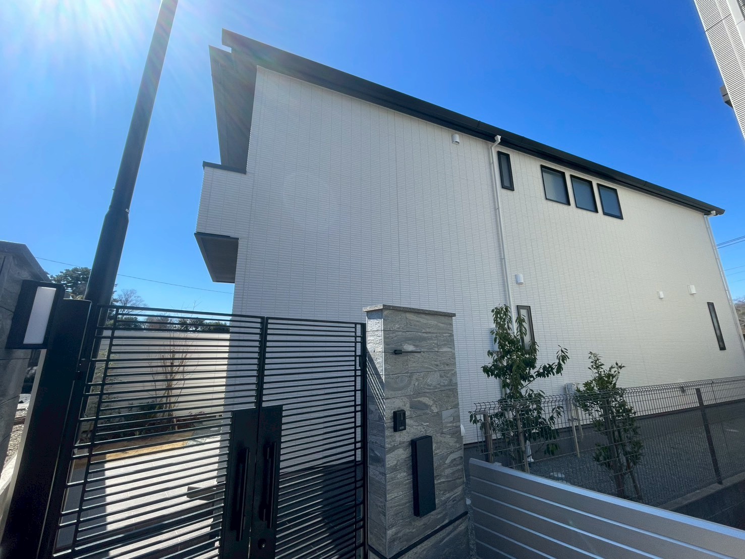 建物外観　記載の電話番号でリアルタイムな空室状況をお伝えいたします