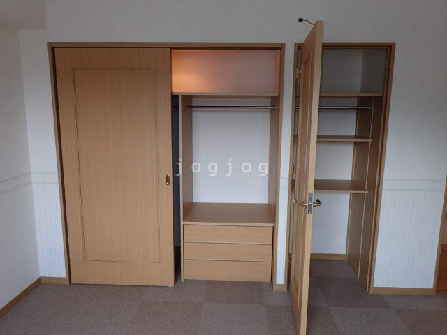 収納　洋間２のクローゼット