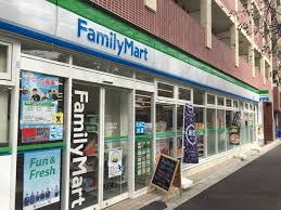 コンビニ　ファミリーマート 中村橋駅西店（コンビニ）まで97m