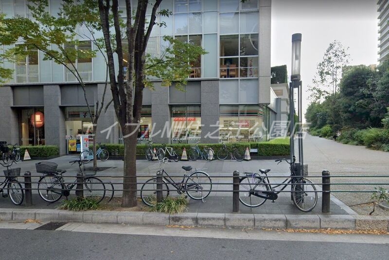 コンビニ　セブンイレブン 大阪難波サンケイビル店（コンビニ）まで417m