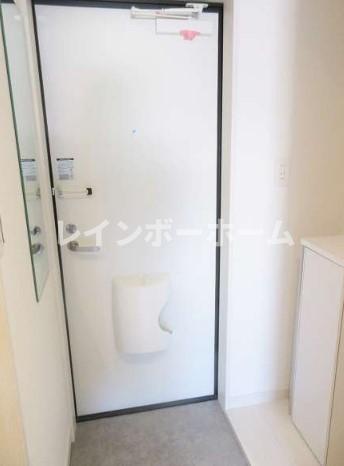 玄関　※建築中のため参考写真となります。