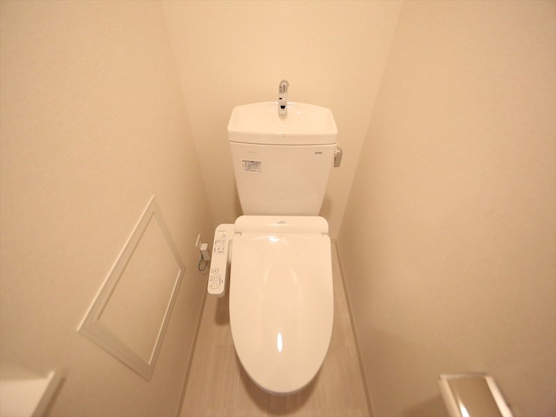 トイレ　温水洗浄暖房便座付トイレ