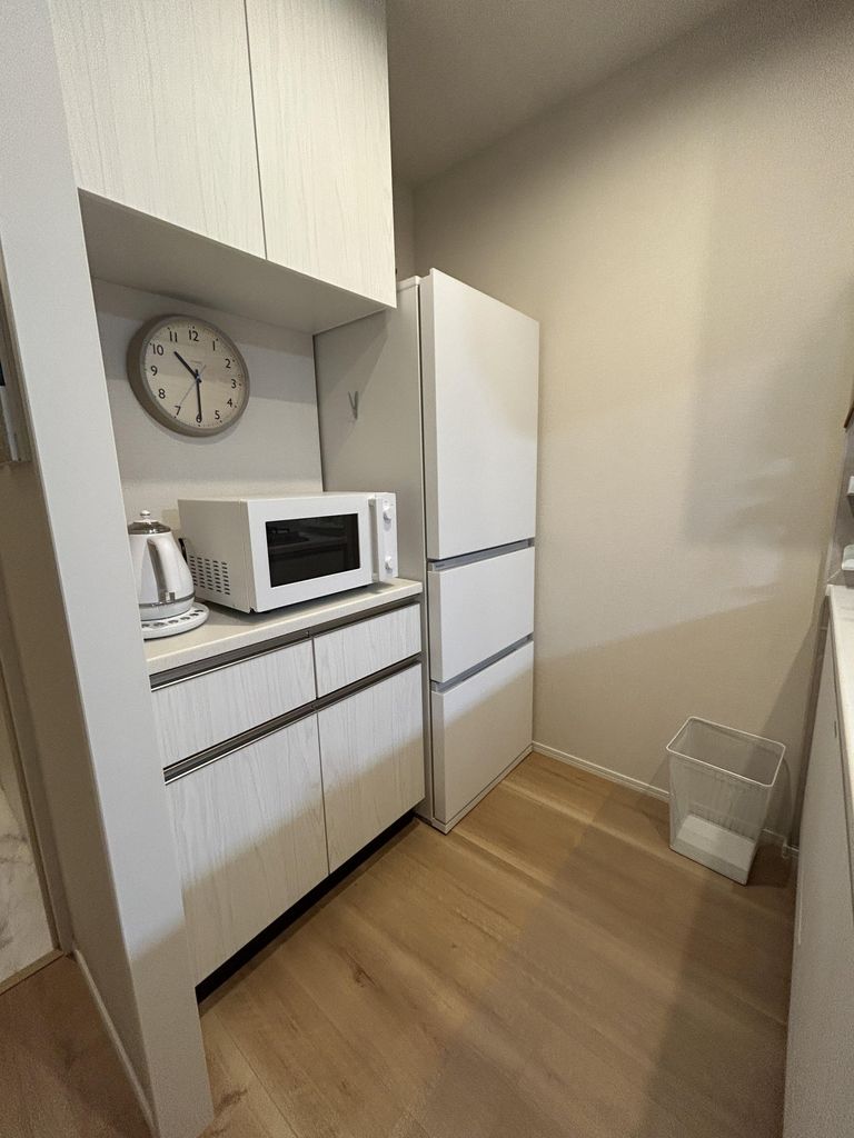 キッチン　カップボード※家具・調度品等は、賃料に含まれません