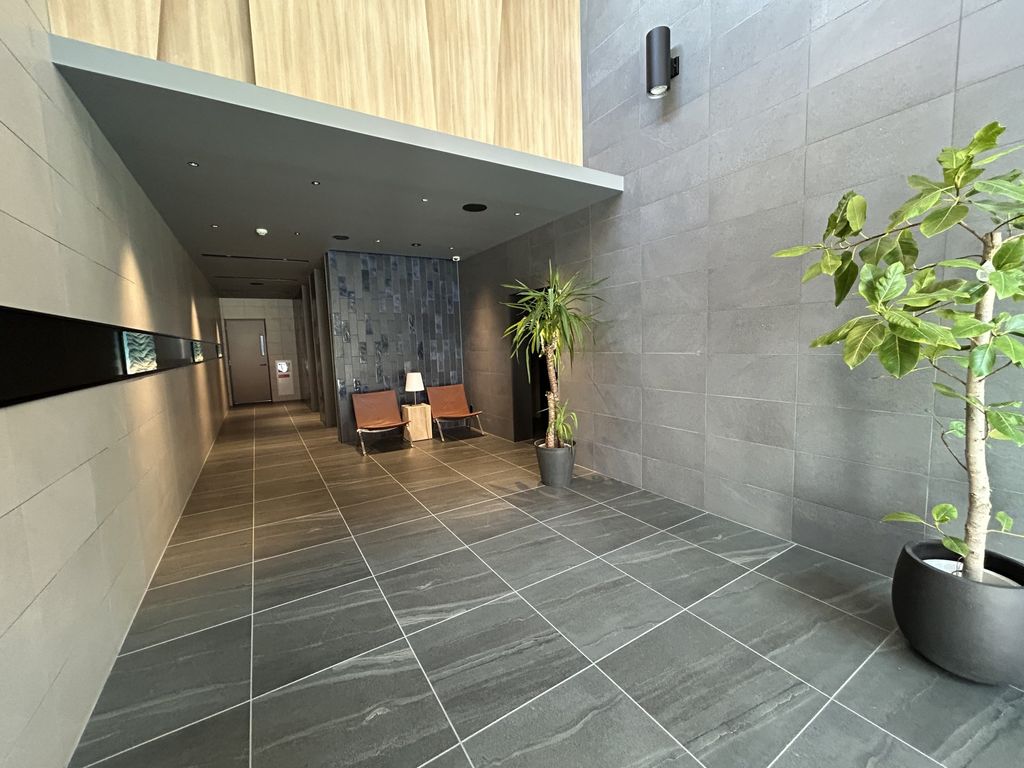 エントランス　エントランス