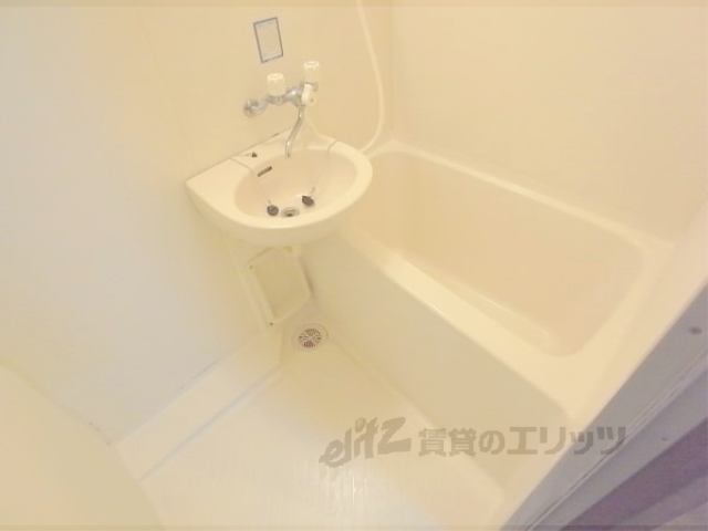 バス・シャワールーム　バス