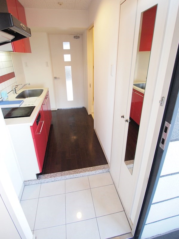 玄関　明るい玄関でお出迎え。